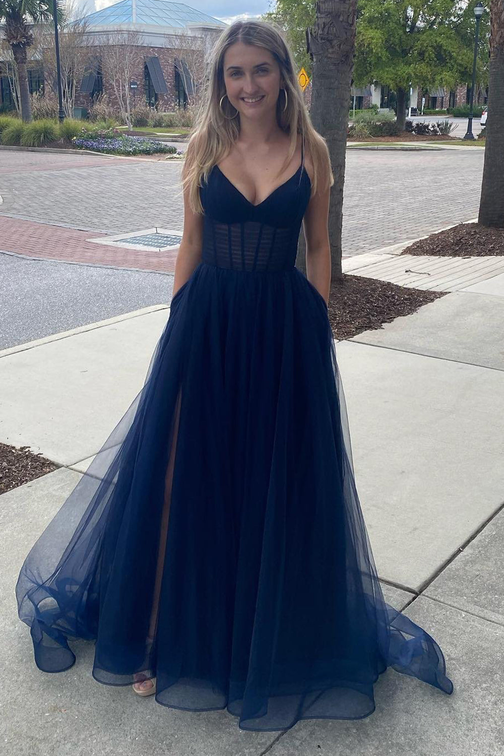 dressimeA Line Spaghetti Straps Tulle Long Prom Dress With Slit