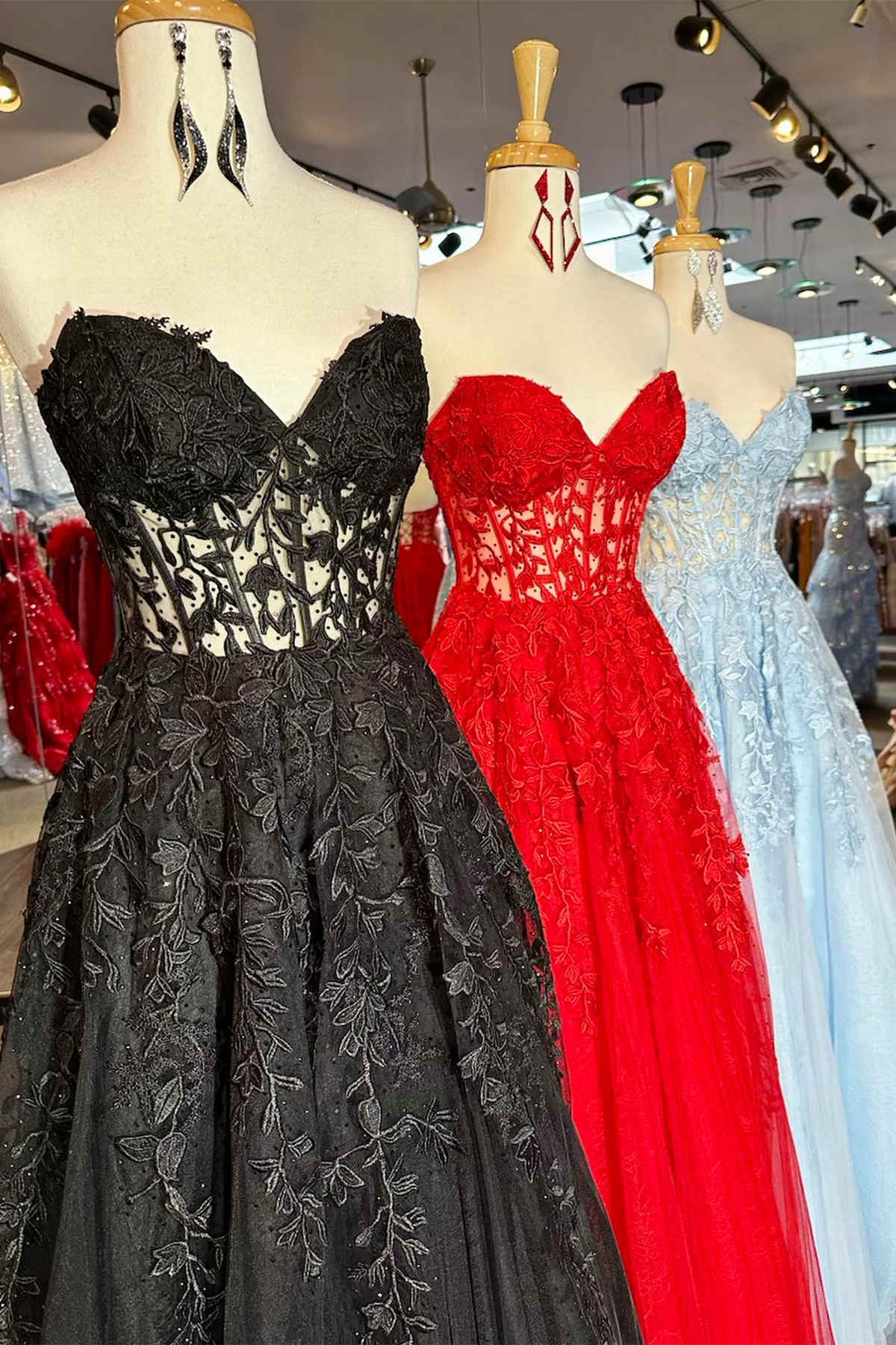 dressimeA-Line Sweetheart Tulle Corset Long Prom Dresses With Appliques