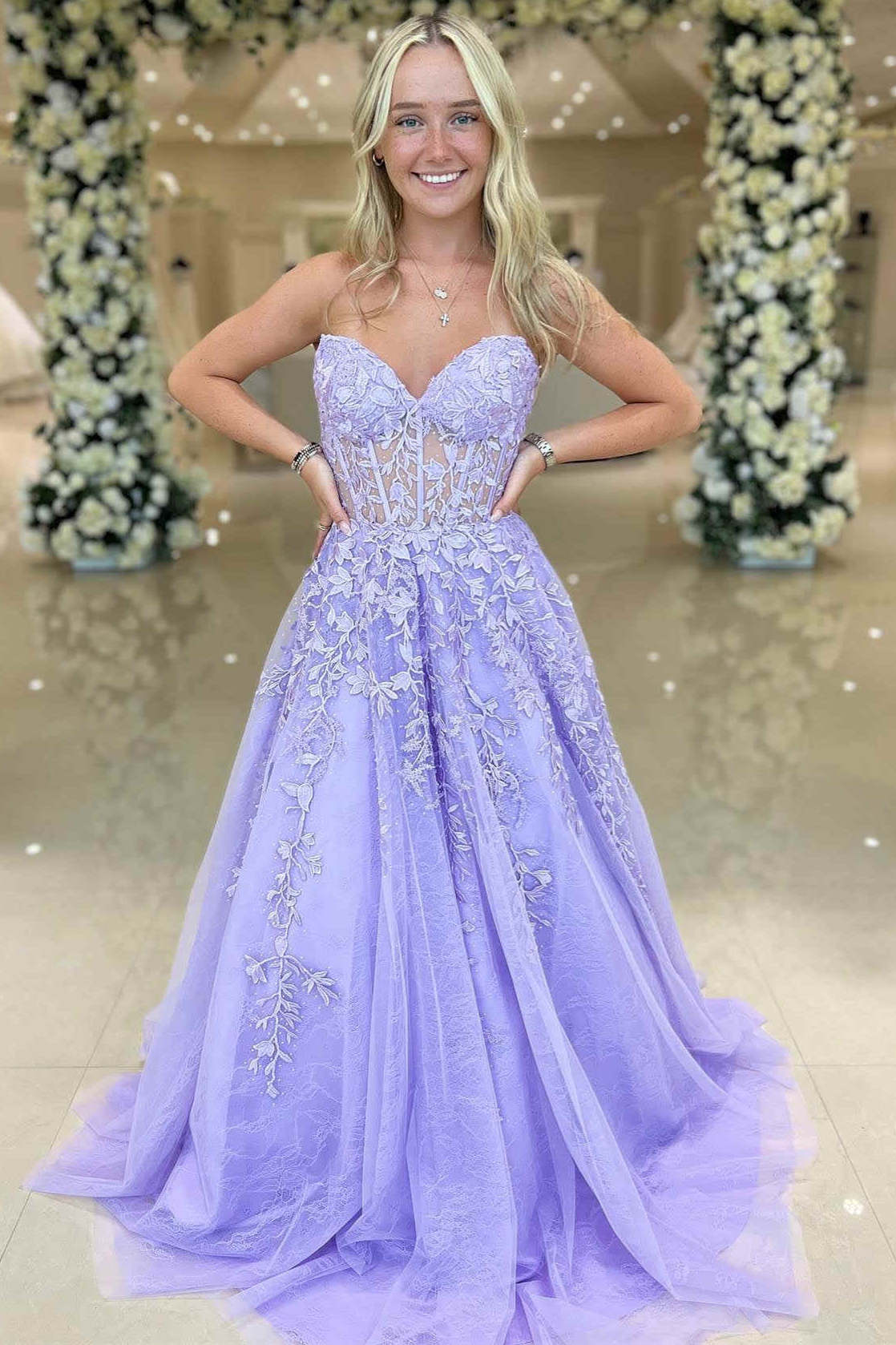dressimeA-Line Sweetheart Tulle Corset Long Prom Dresses With Appliques