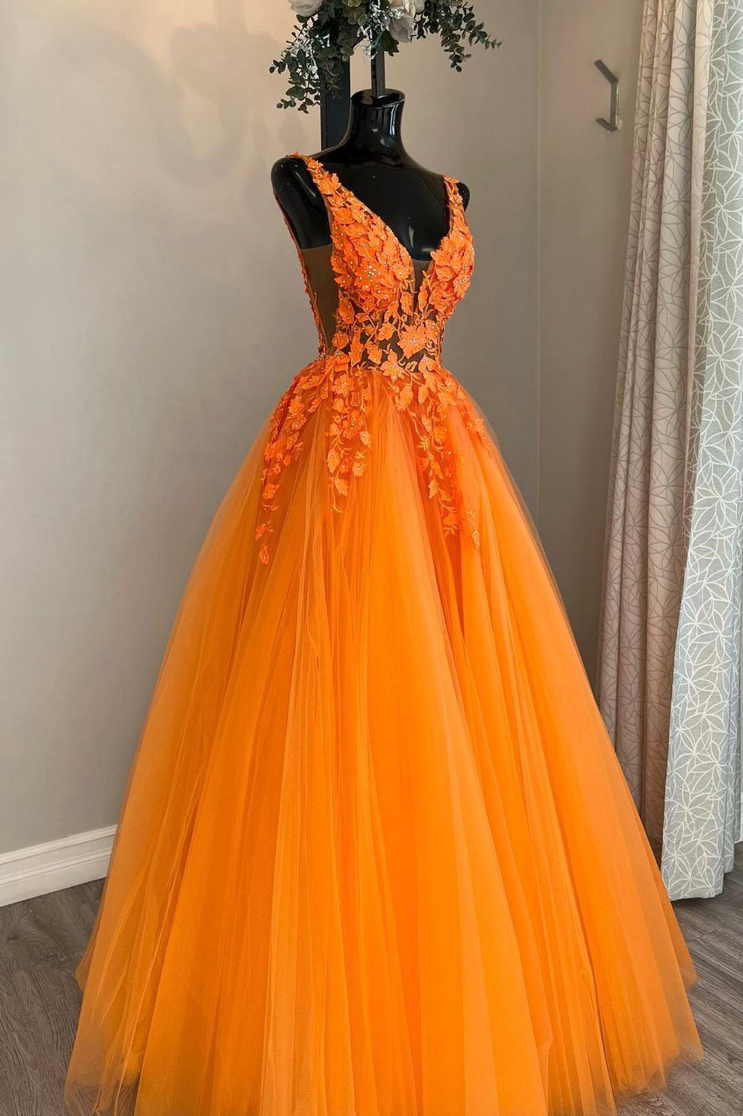 dressimeA Line Tulle V Neck Long Prom Dresses With Appliques