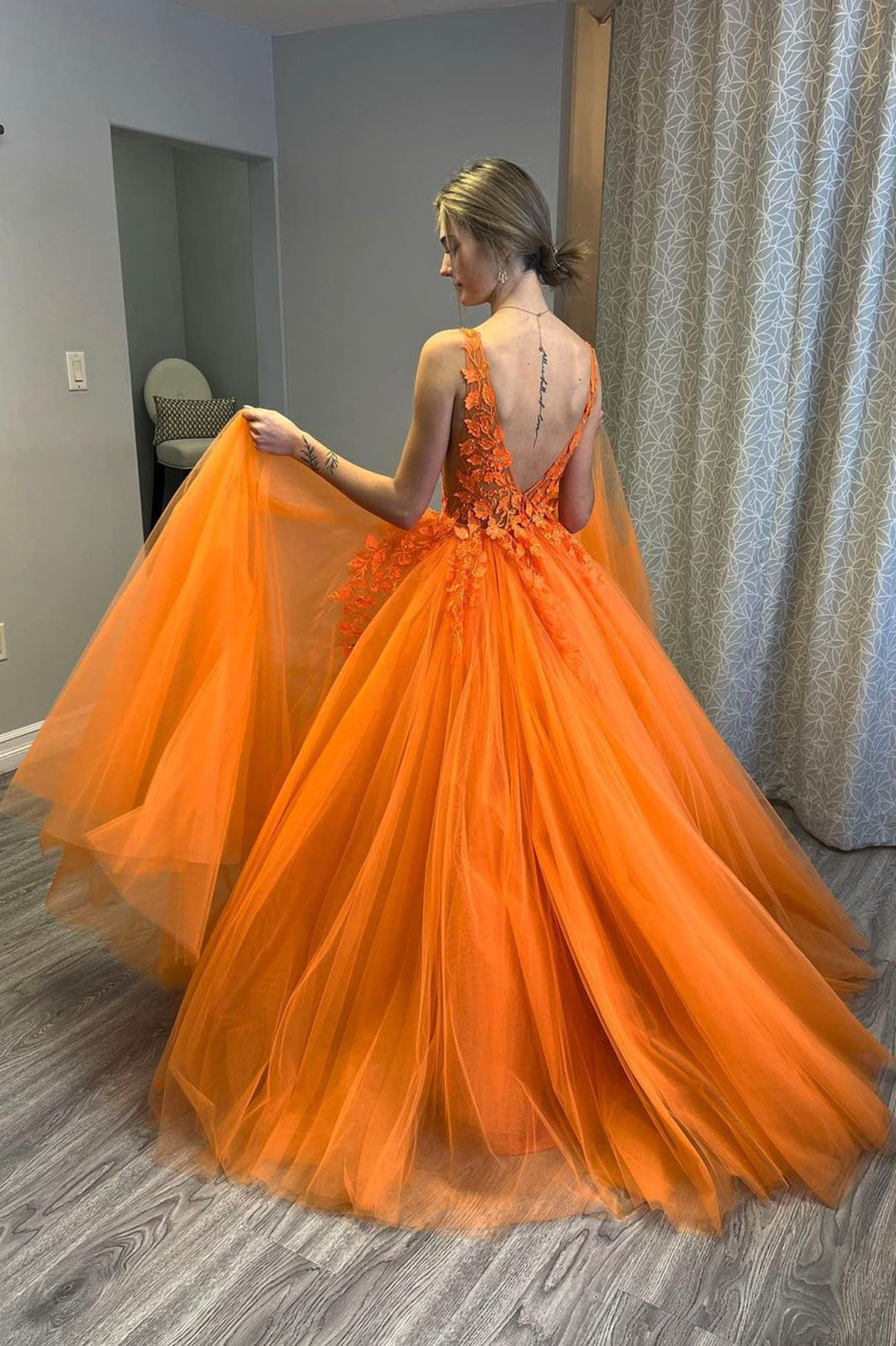dressimeA Line Tulle V Neck Long Prom Dresses With Appliques