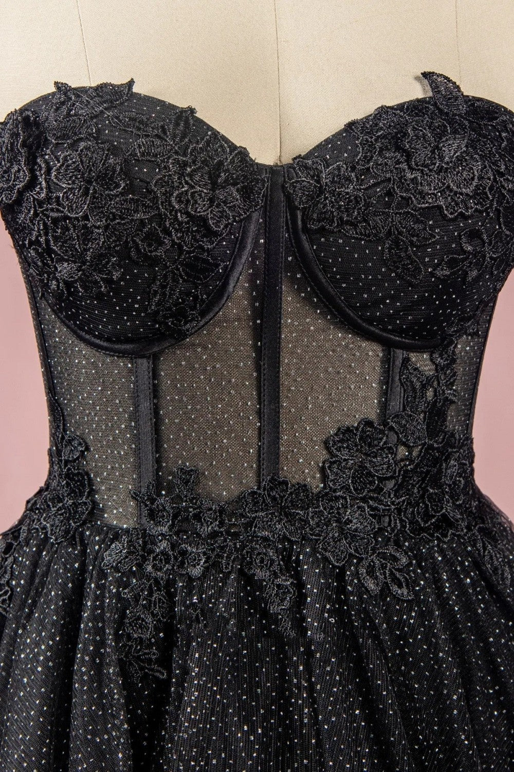 dressimeBlack A Line Sweetheart Lace Aqppliques Tulle Prom Dresses Slit