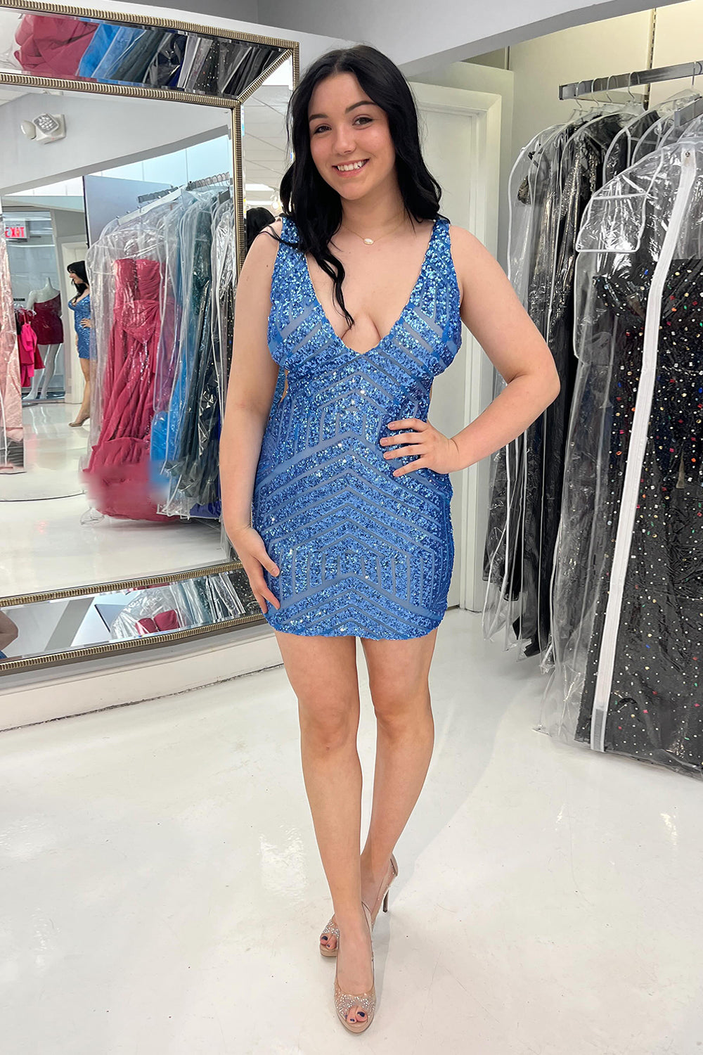 dressimeBodycon V Neck Sequins Homecoming Dresses