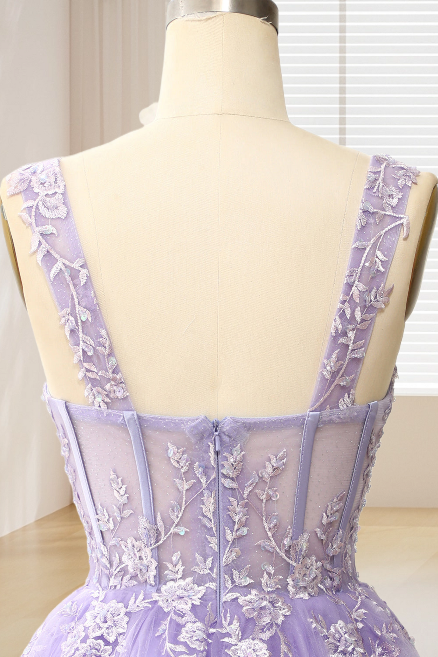 Dressime Chic Spaghetti Straps V-neck Short Lace up Cocktail Dress Appliques Homecoming Dresses dressime