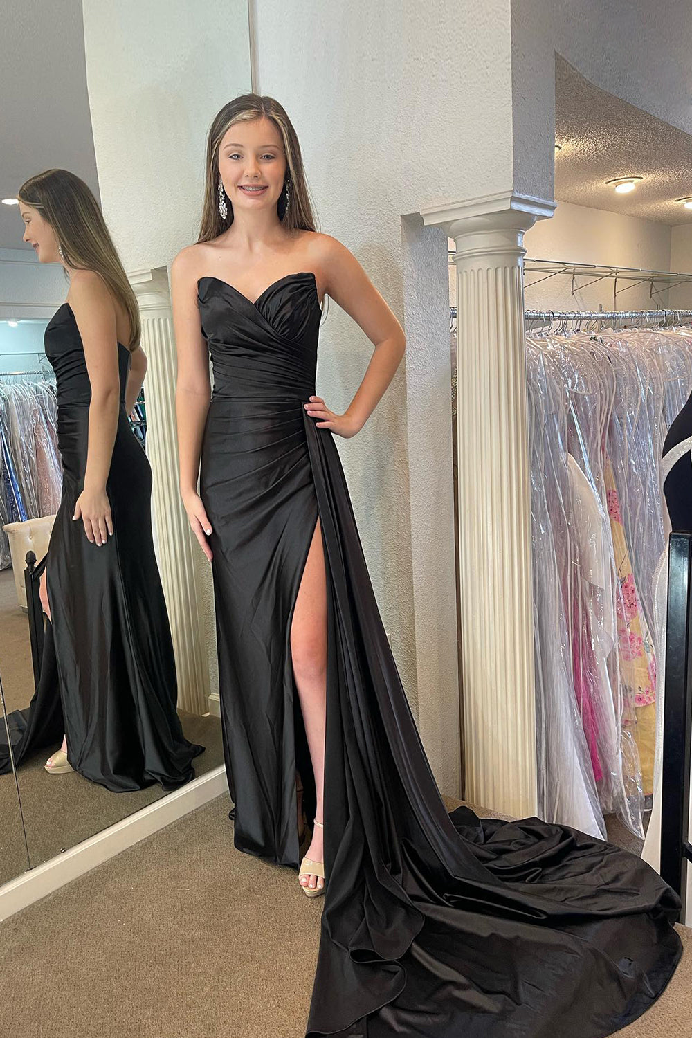 dressimeMermaid Sweetheart Pleated Long Sleeves Prom Dresses with Slit Feather