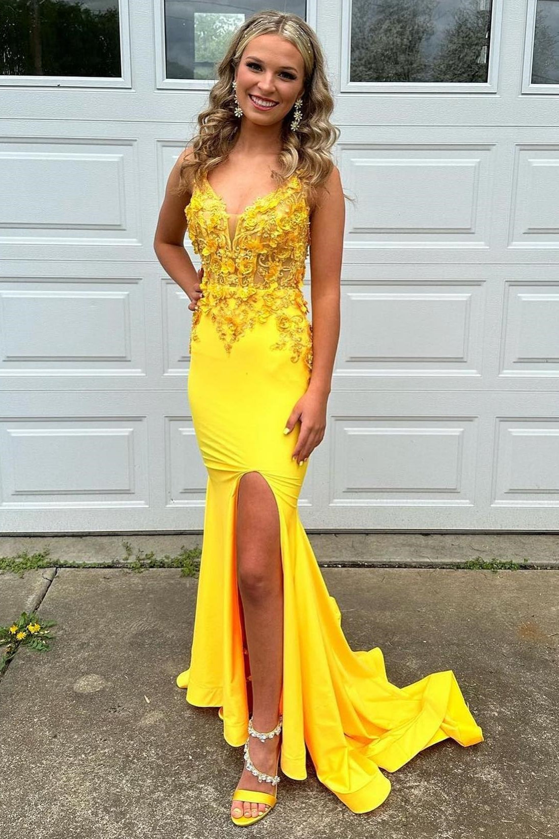 dressimeMermaid V Neck 3D Floral Lace Backless Trumpet Prom Dress