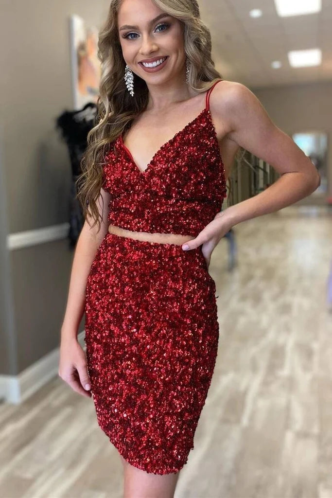 dressimeSequins Two Pieces Homecoming Dresses V-Neck Knee-Length Cocktail Dresses