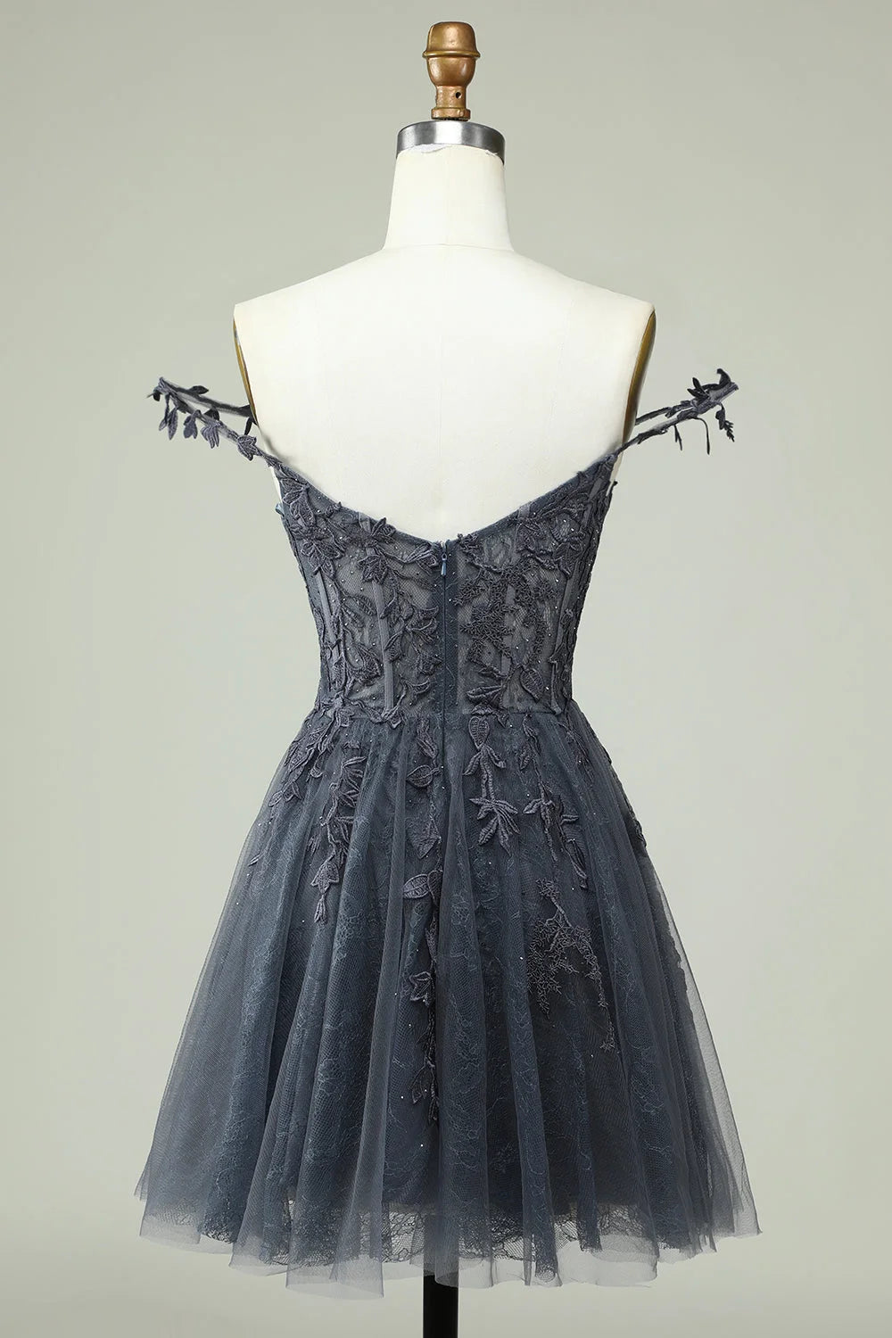 dressimeTulle V Neck Above Knee Lace Appliques Short Homecoming Dresses