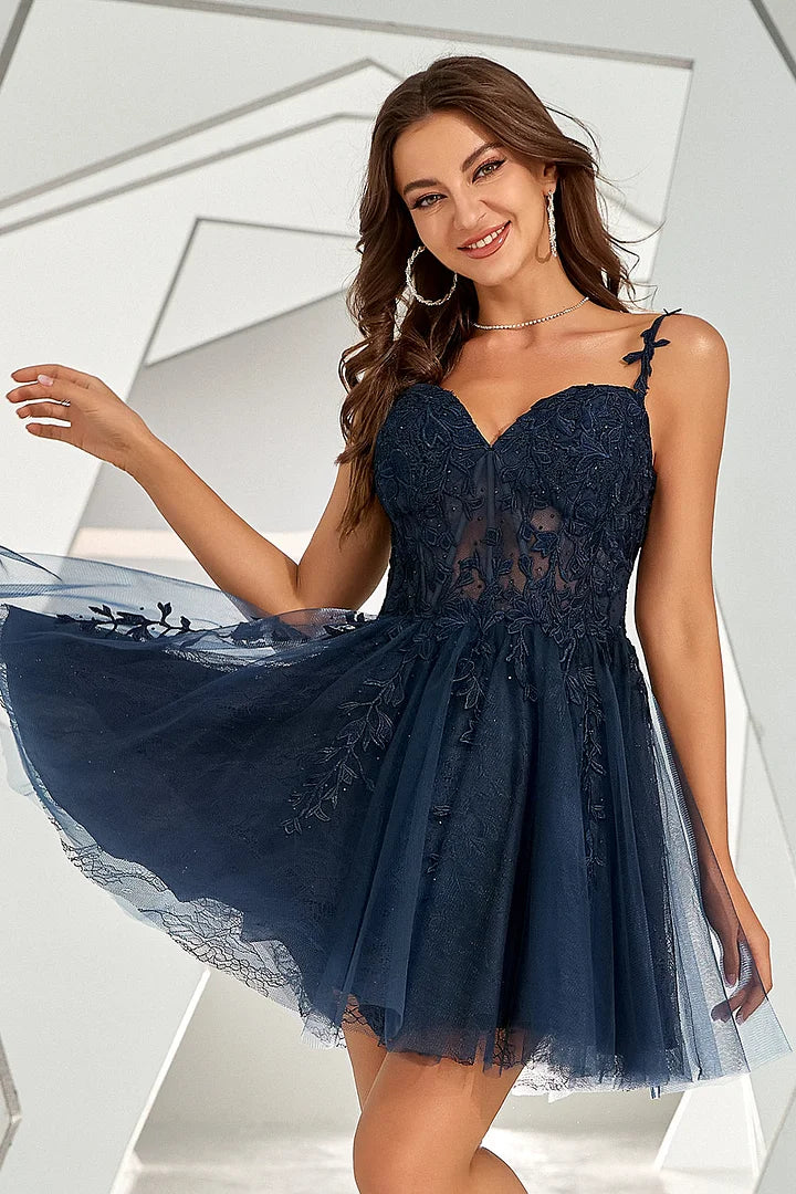 dressimeTulle V Neck Above Knee Lace Appliques Short Homecoming Dresses