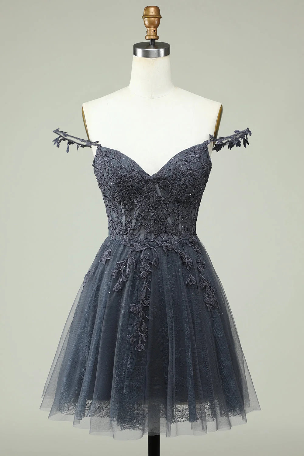 dressimeTulle V Neck Above Knee Lace Appliques Short Homecoming Dresses