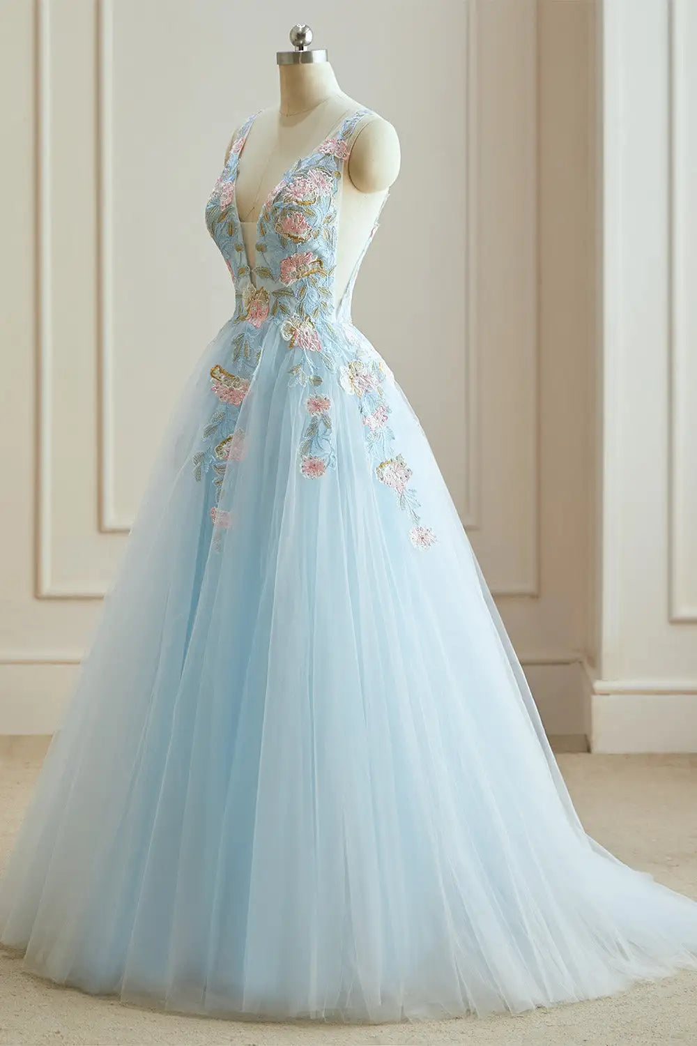 Dressime Vintage A Line V Neck Tulle Long Evening Dress With Appliques