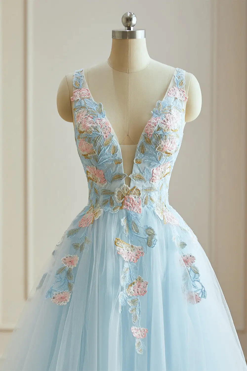 Dressime Vintage A Line V Neck Tulle Long Evening Dress With Appliques
