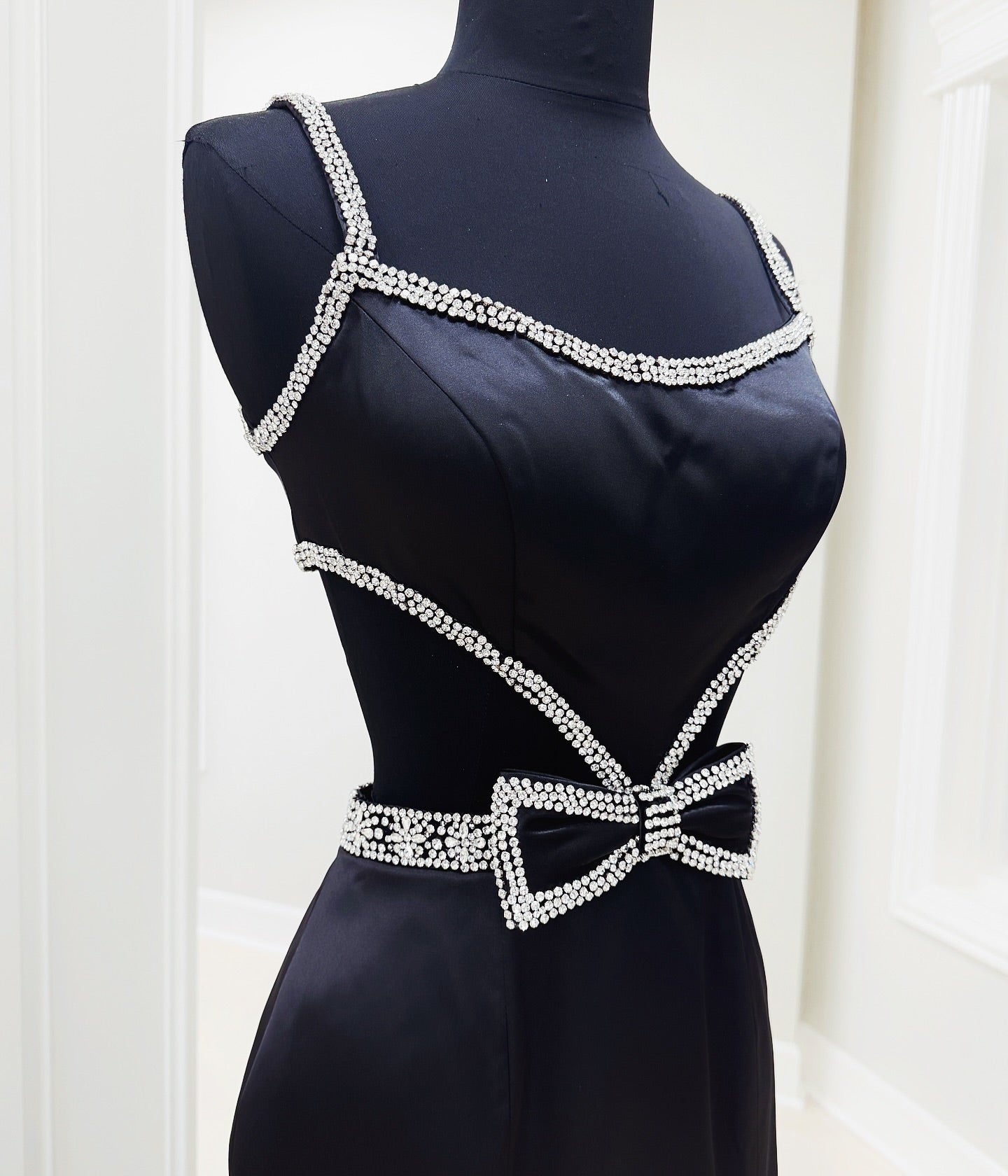 Dressime Elegant Mermaid Spaghetti Straps Satin Beaded Long Prom Dress with Bowknot