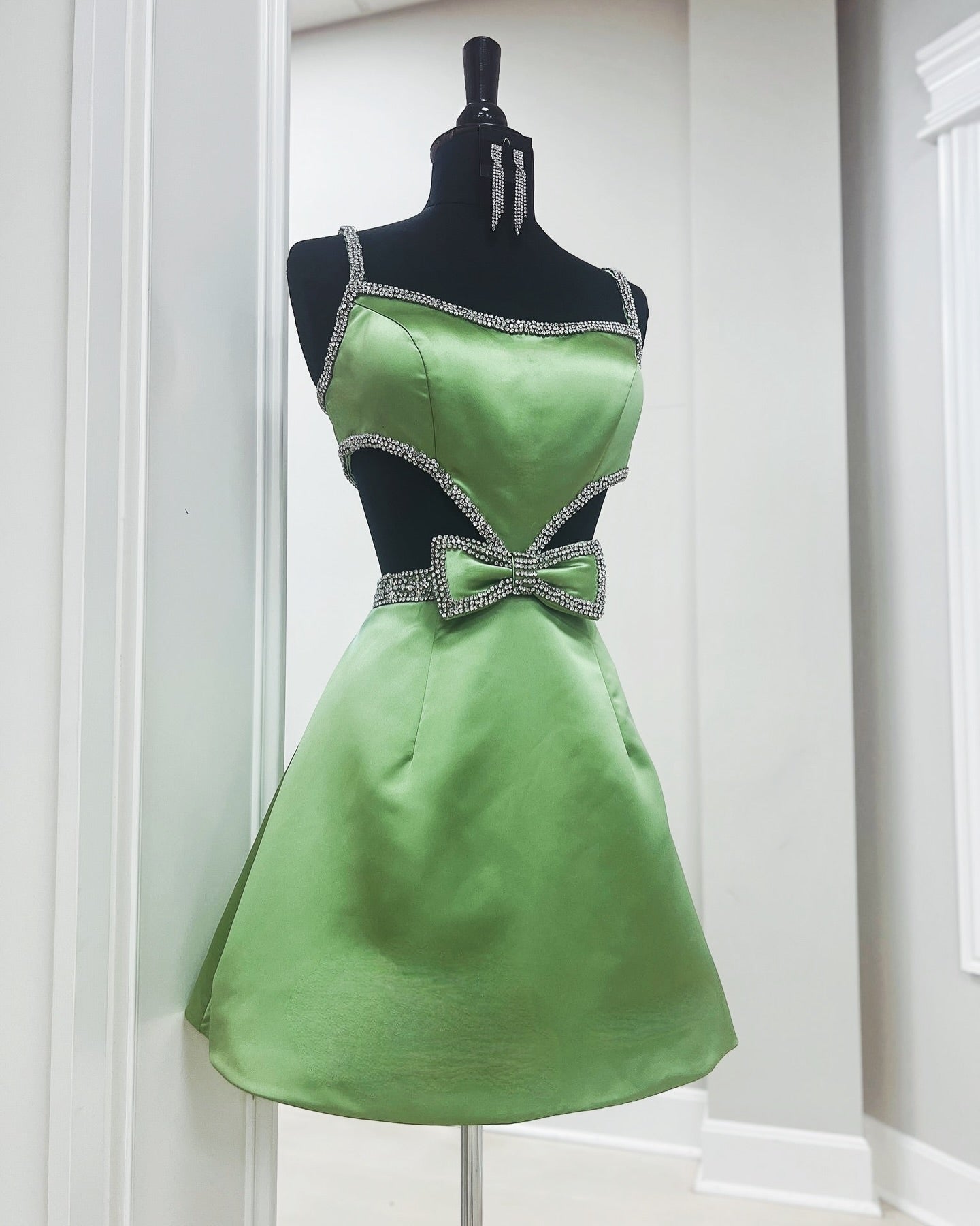 Dressime A Line Straps Satin Cutout Rhinestones Short/Mini Homecoming Dress With Bow