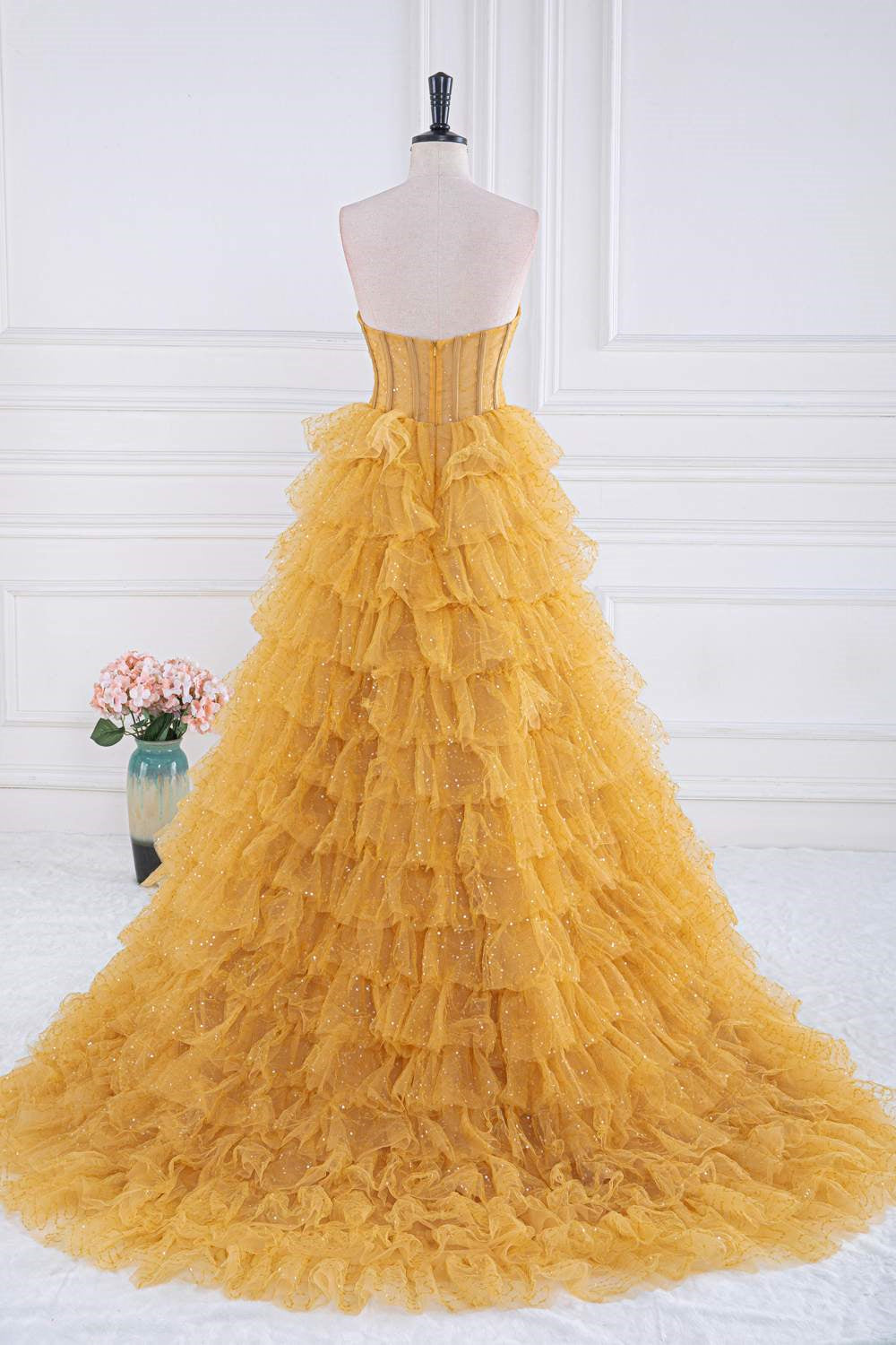 fluffy prom dresses 2025 High schoolers are desperate to get this viral 'It' prom dress with some trying to 'buy it off' one another