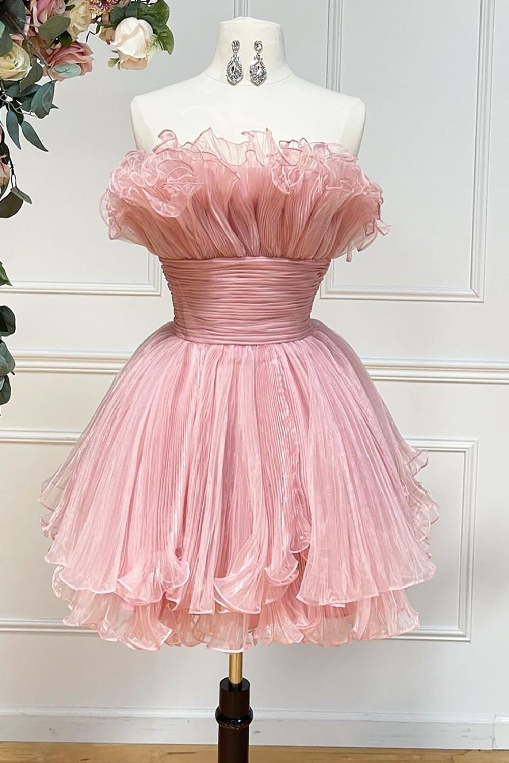 dressimeCute Strapless Pleated Ruffles Short Homecoming Dresses 