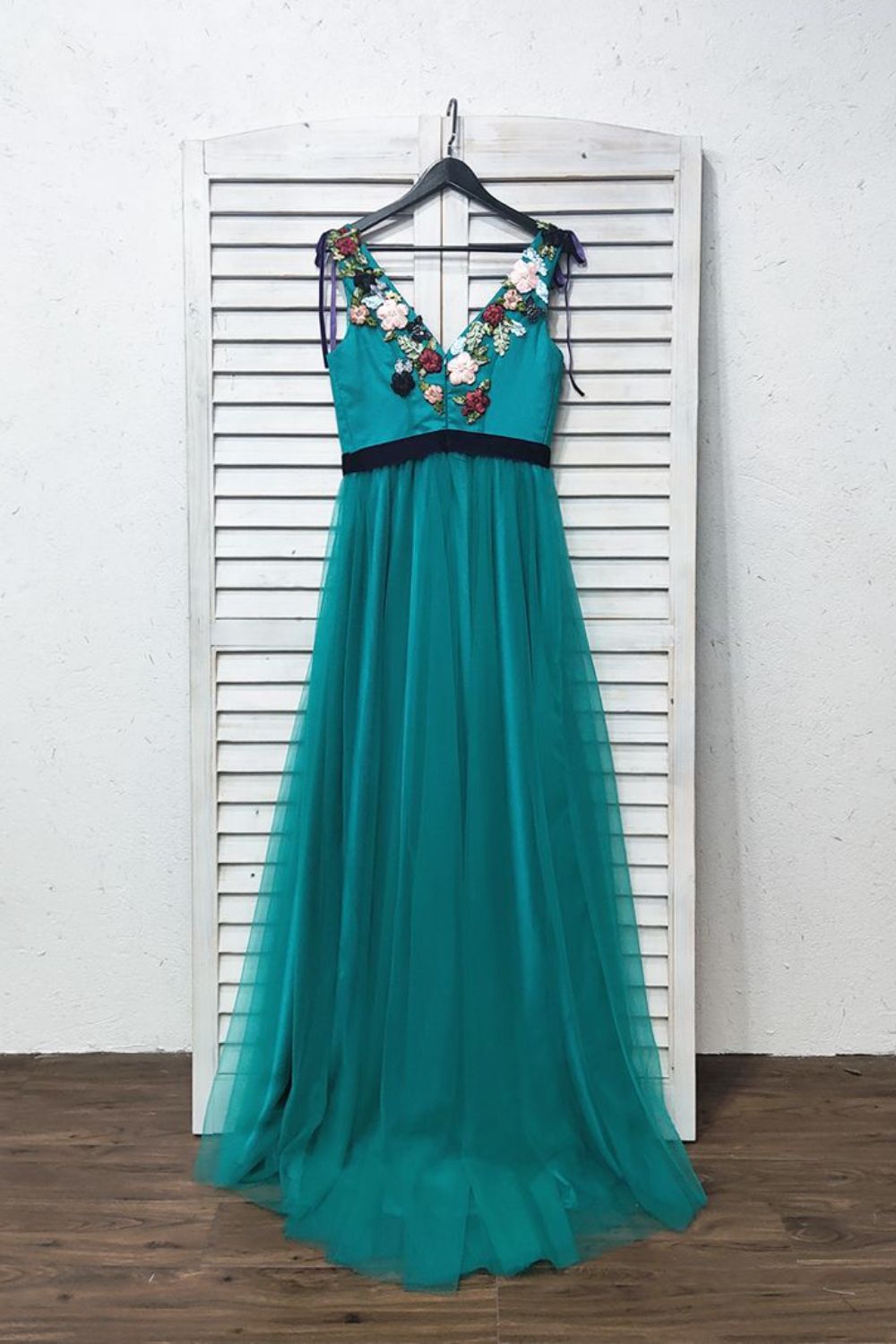 Dressime Elegant V-Neck Teal Long Prom Dress with Embroidery dressime