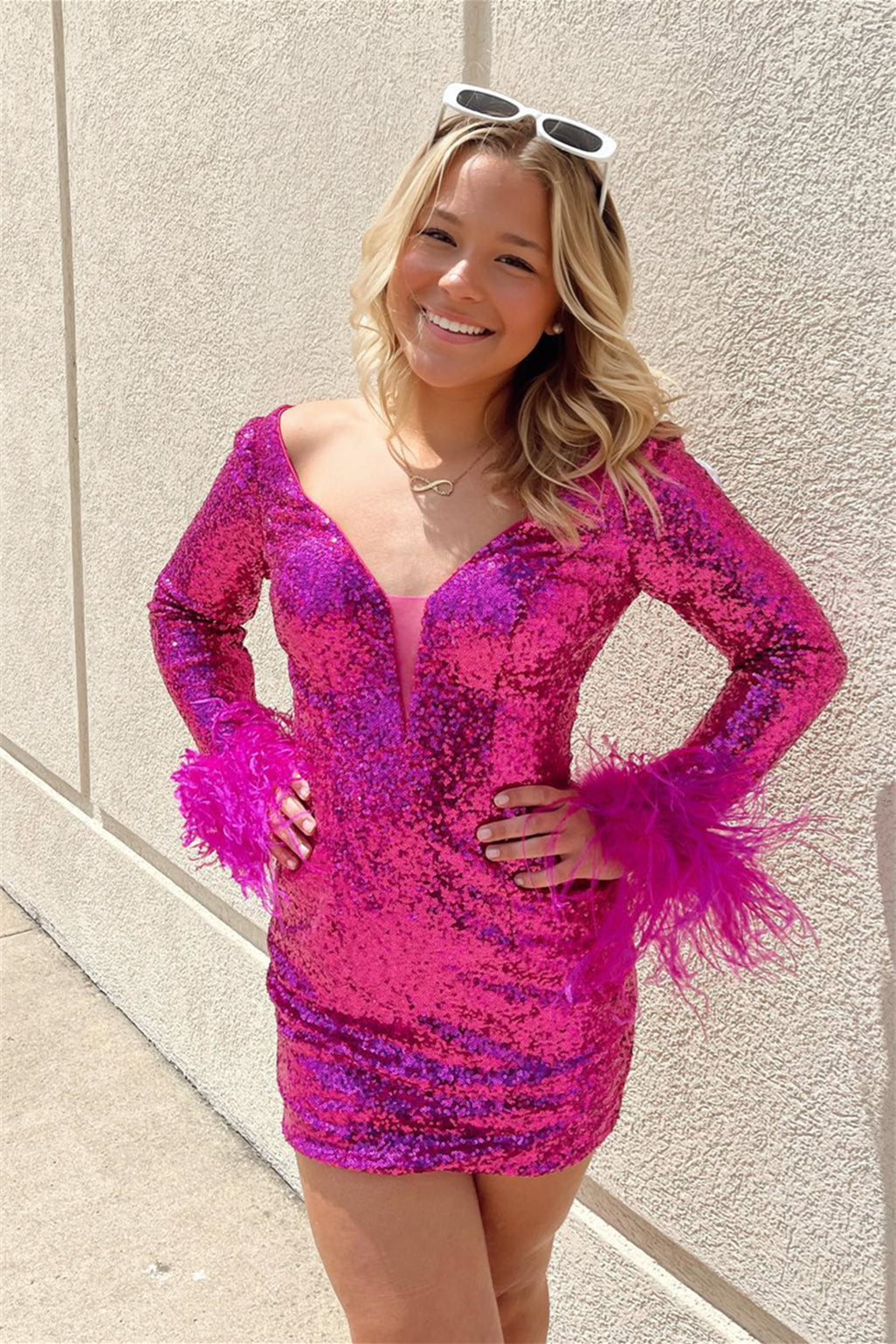 dressimeSequin V Neck Bodycon Homecoming Dresses Long Sleeves With Feather 