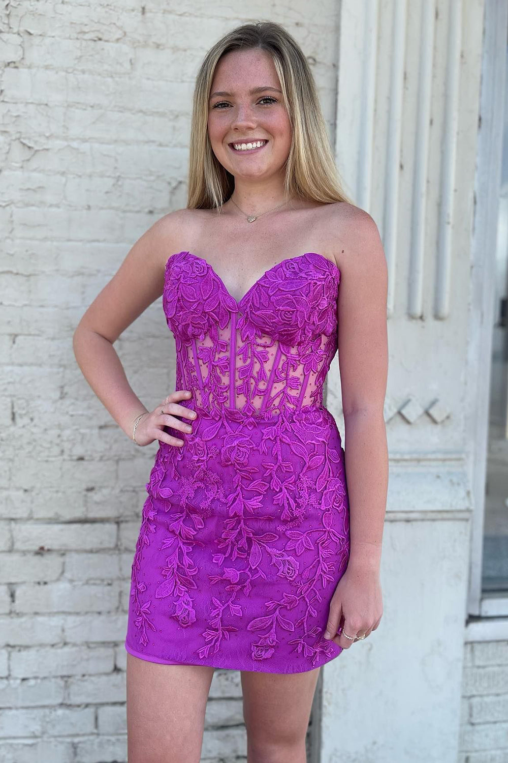 dressimeStrapless Sweetheart Short Pink Bodycon Cute Mini Lace Applique Homecoming Dress 